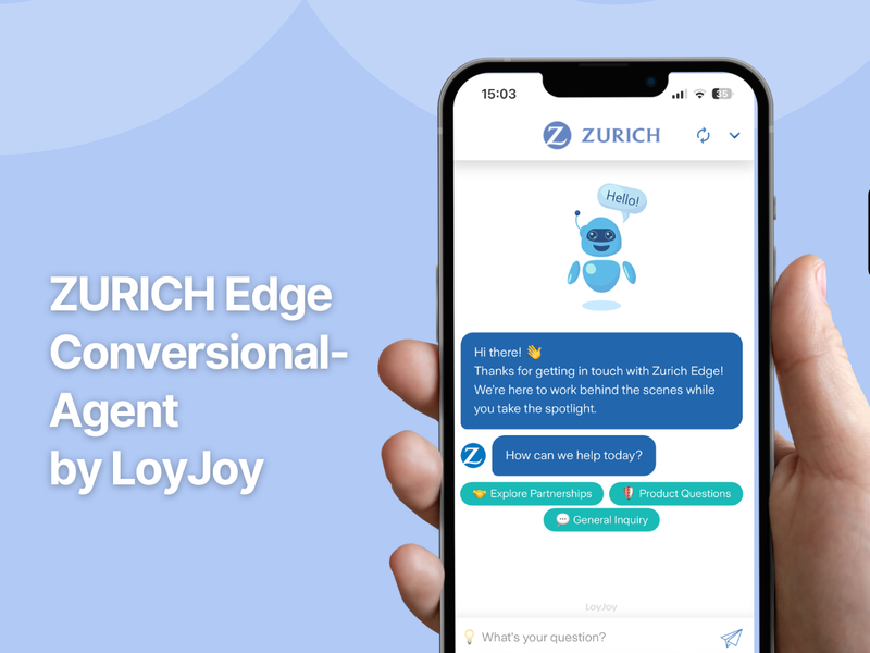 Ein Smartphone zeigt eine Chatbot-Benutzeroberfläche des ZURICH Edge Conversional-Agent by LoyJoy mit Begrüßungstext und Auswahl-Buttons
